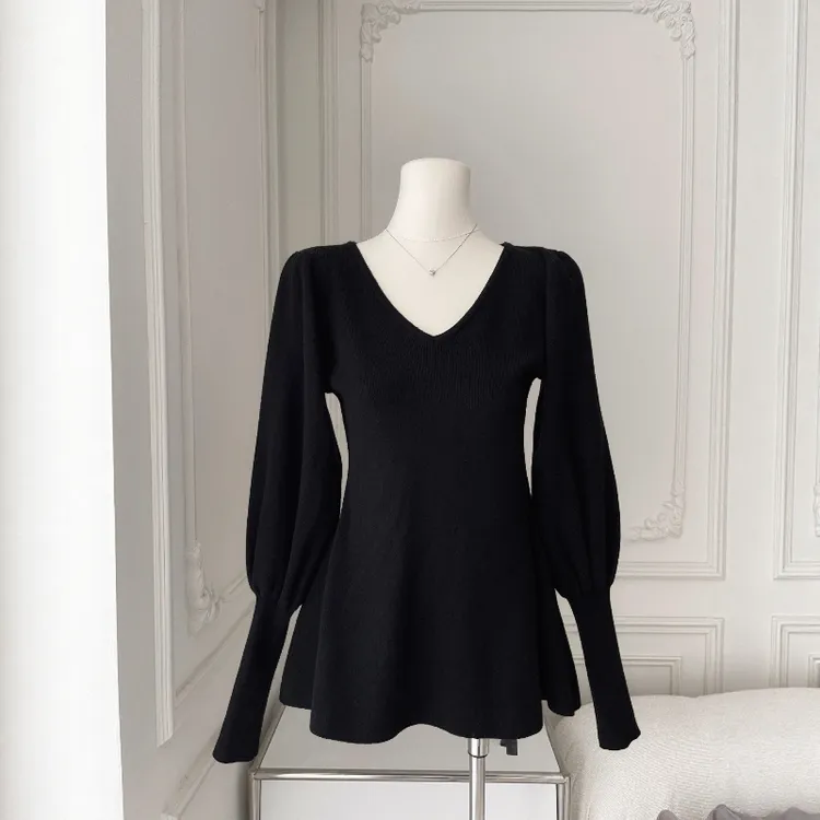 大码气质黑色v领灯笼袖收腰针织衫毛衣女秋冬新款内搭打底衫上衣