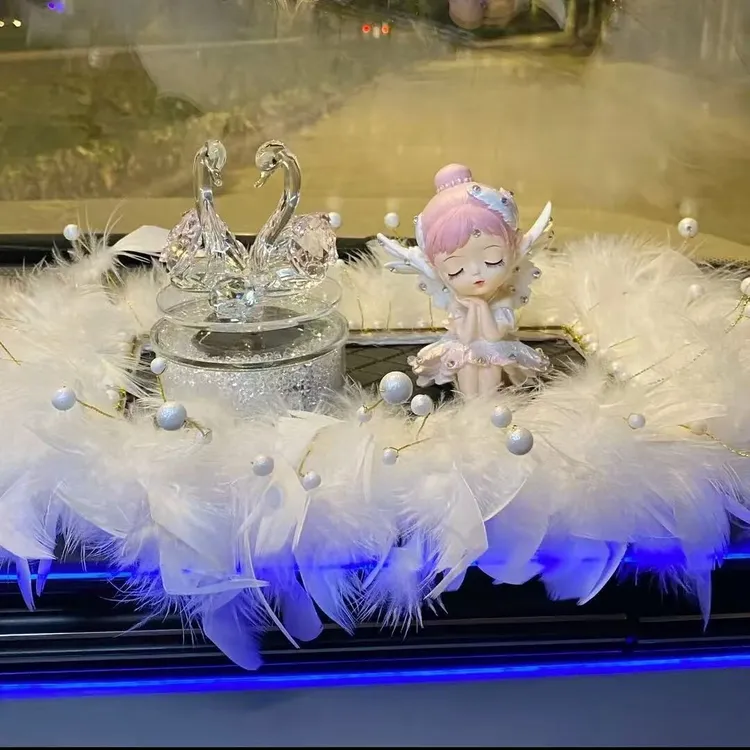 汽车太阳能天鹅摆件高档车载香薰上档次中控台可爱装饰品女神新款