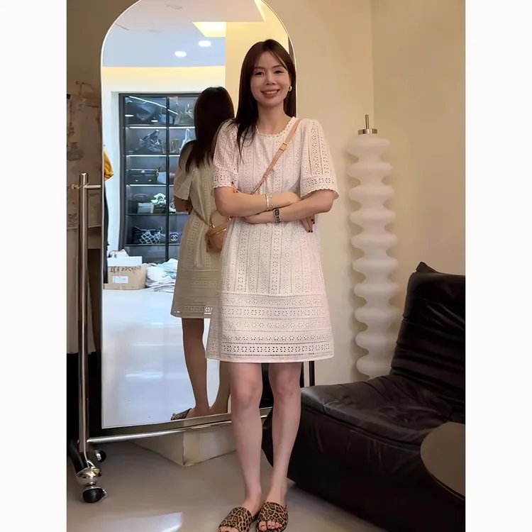 显瘦气质时尚连衣裙2025夏季新款法式高级感设计宽松镂空洋气裙子