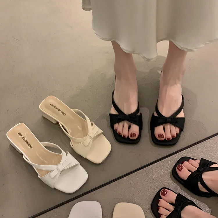 贾不假拖鞋女外穿2025春季新款绝美时尚配裙子粗跟韩系气质一字拖