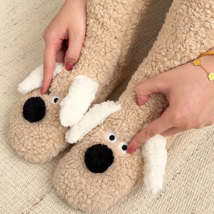 秋冬新款可爱狗狗图案加厚防滑保暖睡眠中筒袜