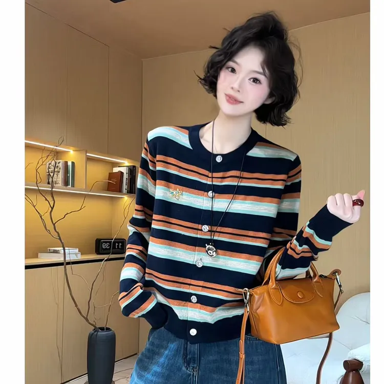 欧尼私服2025秋冬新款单排扣复古条纹时尚休闲针织衫2512C9289