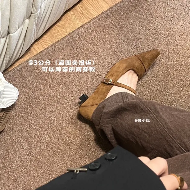 2025秋季新款复古一字带气质百搭尖头小猫跟单鞋显瘦棕色高跟鞋女