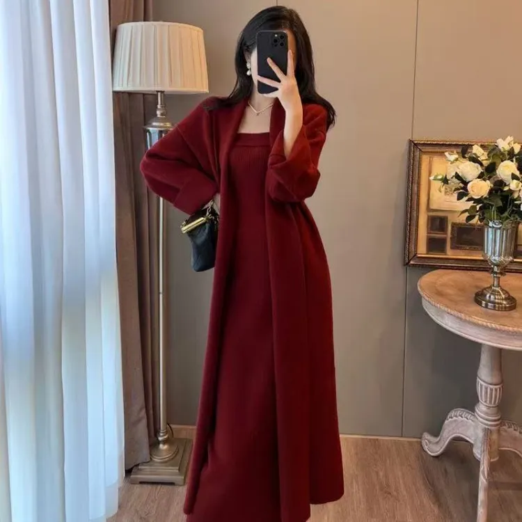 孕妇套装秋冬季新款法式复古温柔风加厚针织大衣抹胸裙两件套春秋