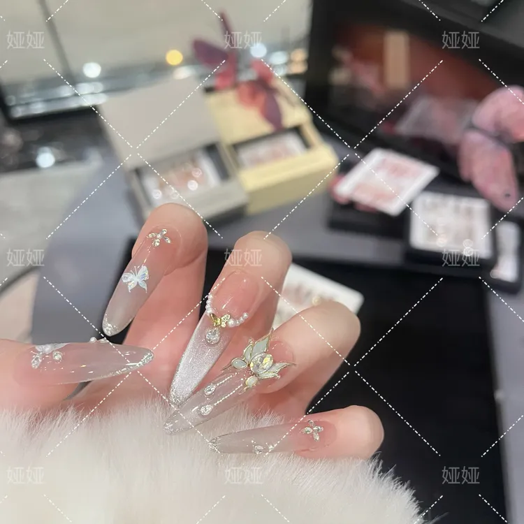 【白色翩翩起舞】春季新品纯手工穿戴甲可拆卸十片装