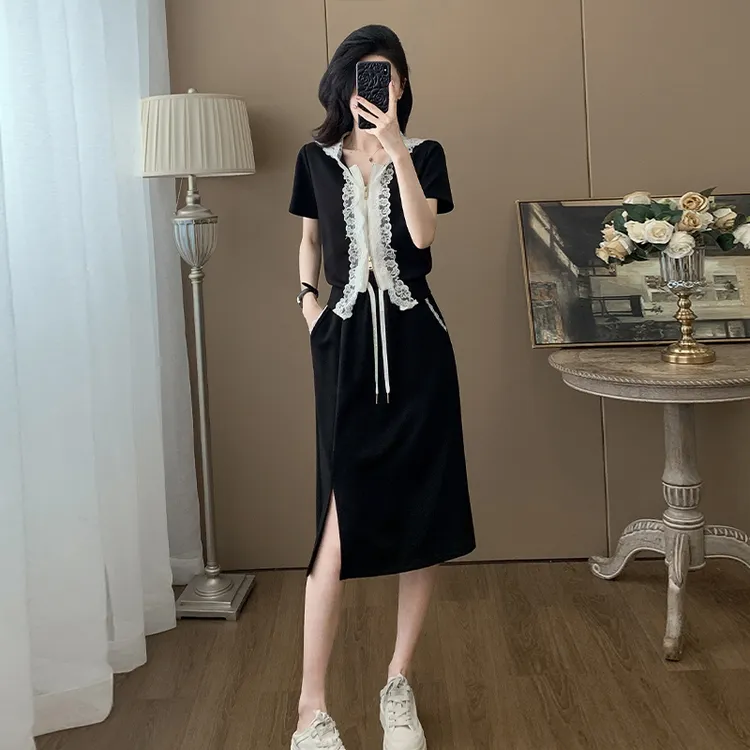休闲风小香风时尚套装显瘦减龄裙子复古拼接蕾丝上衣黑色收腰气质