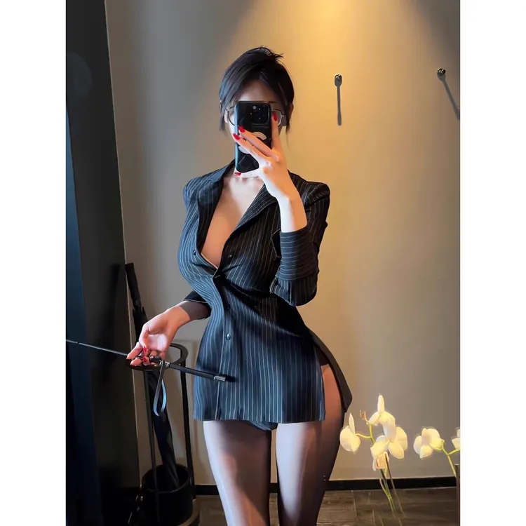 御姐黑色条纹长袖衬衫女薄款西装外套收腰修身上衣ol职业装后妈裙