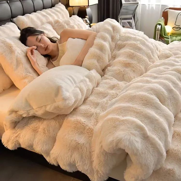 兔兔牛奶绒四件套托卡斯不掉毛无静电加绒加厚双面绒冬季被套保暖
