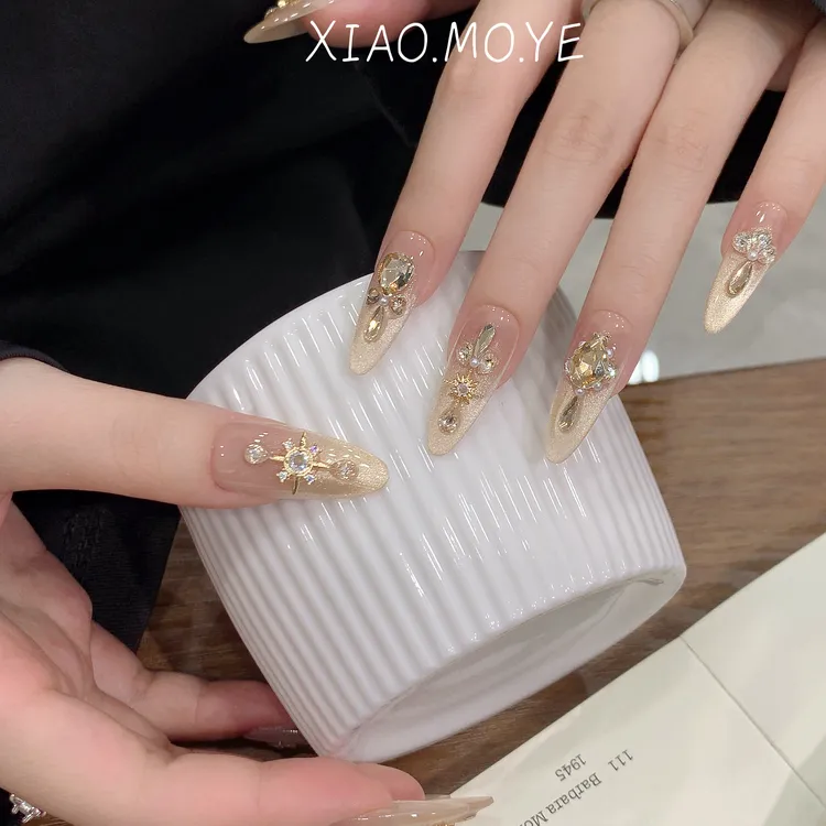 【幸运星】小沫野穿戴甲香槟色钻球爆闪猫眼光华贵气气质款显白美甲