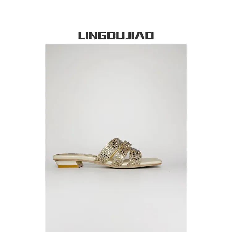 LINGDUJIAO/零度角【双色钻胶片拖鞋】6873-32/3cm