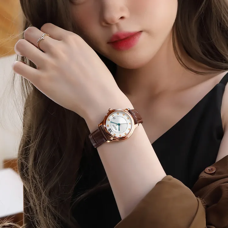 【品牌热卖】聚利时手表女爆款2025新款女士复古防水日历腕表石英表