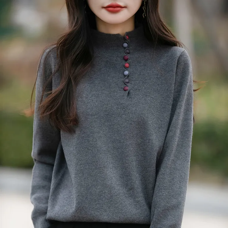 高级感彩扣半高领毛衣女打底衫2025秋冬新款软糯毛衣保暖针织衫潮