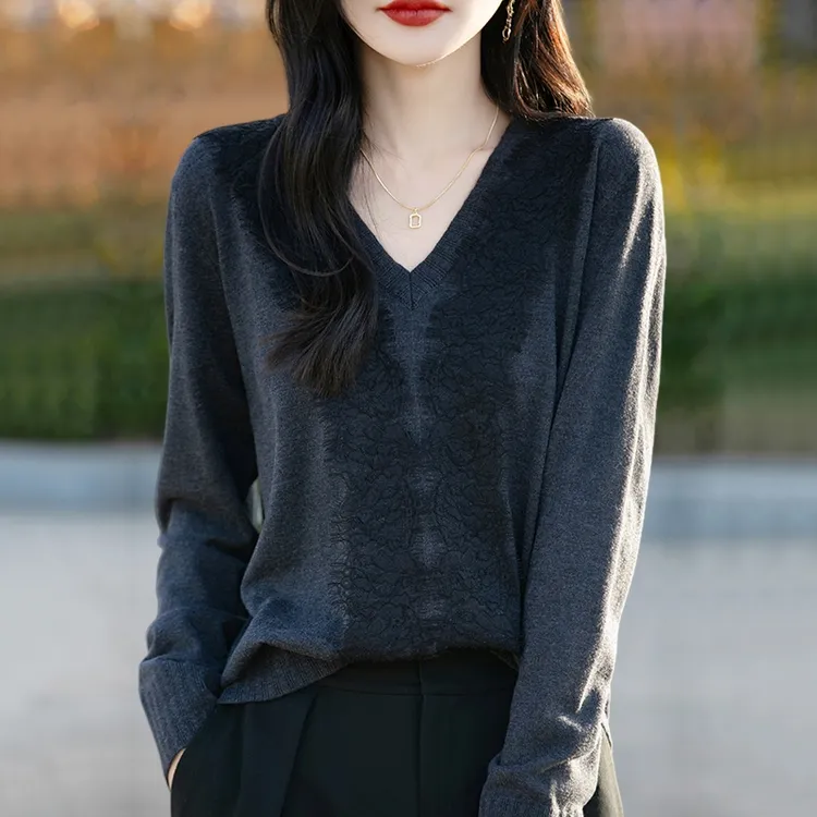 胖mm春秋大码女士毛衣遮肚子显瘦v领上衣2025新款内搭针织打底衫