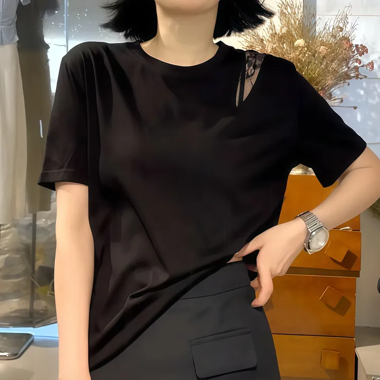 2025新款小众设计感镂空蕾丝拼接短T上衣女显锁骨小心机打底衫潮