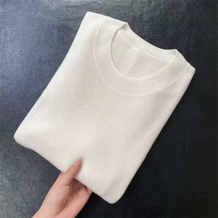 张金家减龄秋冬款上衣韩系女人味慵懒风圆领百搭羊毛衫