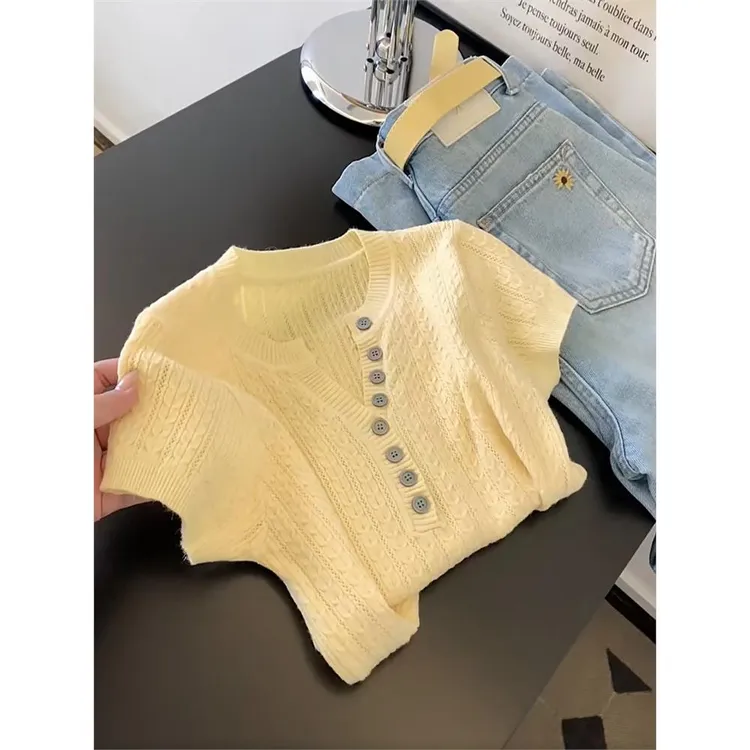 专柜撤回剪标韩系简约黄色V领针织T恤女夏季新款独特漂亮减龄上衣