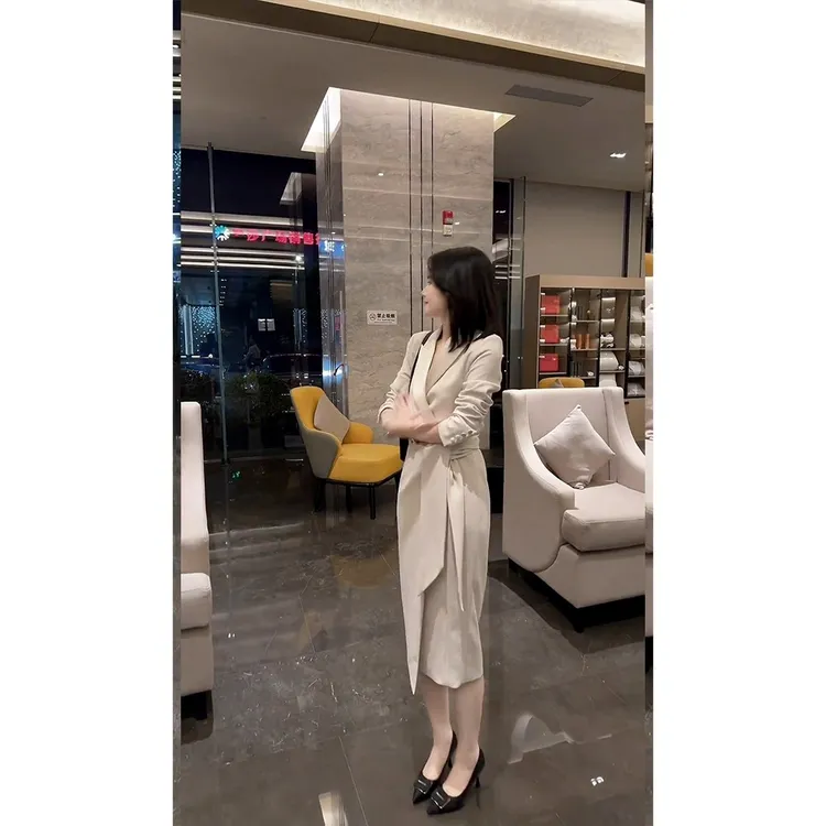 轻奢法式高级气场强大女装长袖收腰西装裙优雅气质洋装早秋新款
