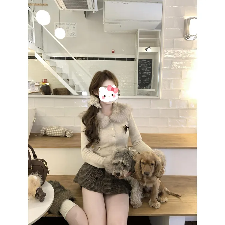 【甜心花絮】秋冬季可拆卸毛领长袖修身上衣格纹短款纯欲风半裙套装