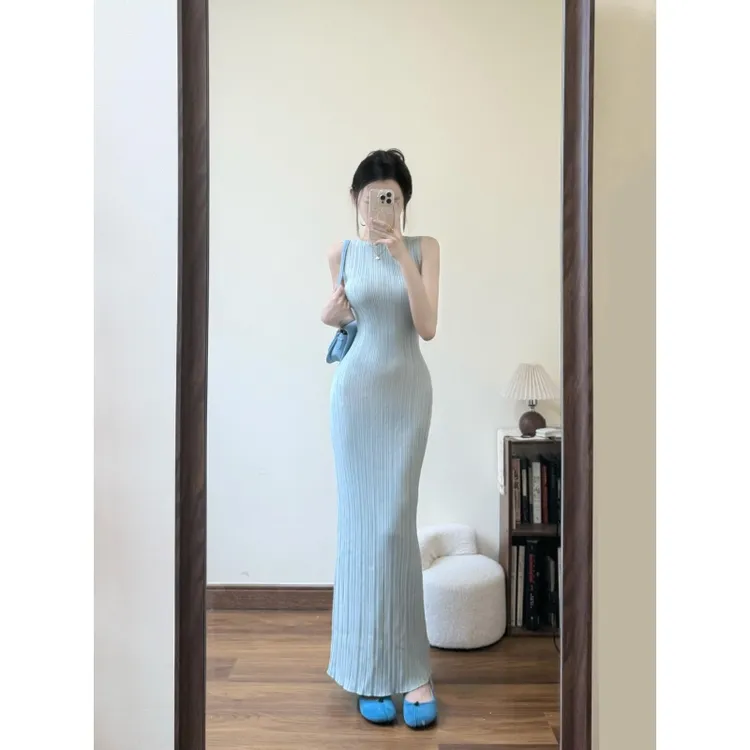 MARIE.COCO韩系温柔风浅蓝色无袖连衣裙新款法式性感纯欲包臀长裙