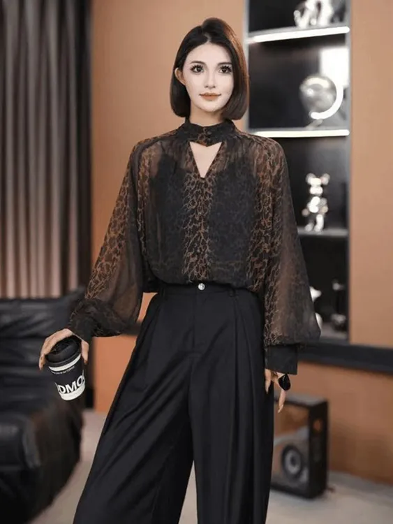 独特超好看上衣轻奢高级感减龄洋气设计感小众飘带豹纹衬衫女秋季