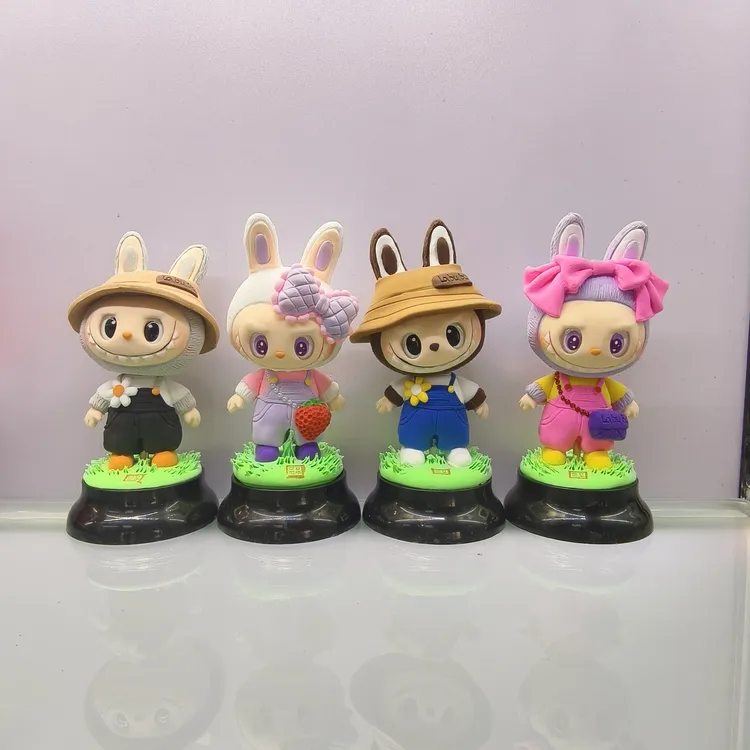 拉布布面塑手办公仔