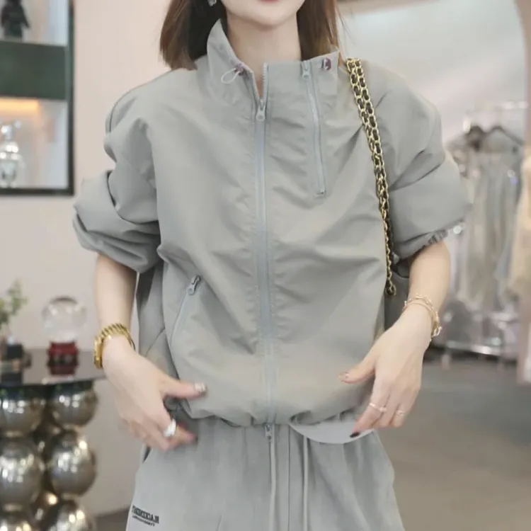 秋春穿搭冲锋衣短外套女2025新款小个子超好看登山服夹克上衣ins