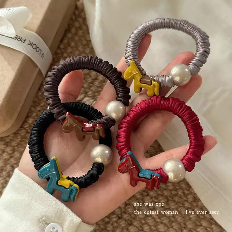 新年卡通小马珠珠无痕牛奶丝发圈简约温柔扎发橡皮筋高弹力头绳