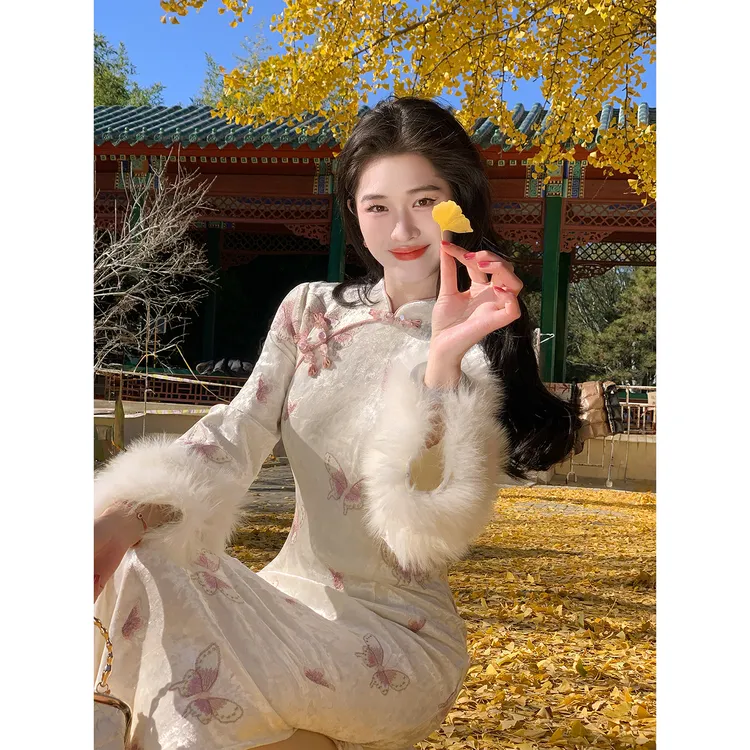 凌茜恣禾【云蝶】国风新中式粉蝴蝶丝绒加厚连衣裙冬季改良旗袍裙女