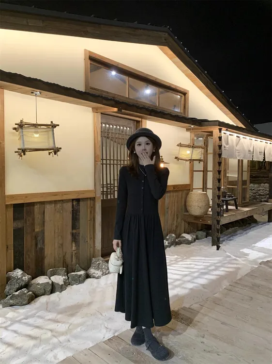 小个子冬季新款2025时尚休闲简约连衣裙女款中长款法式时尚小黑裙