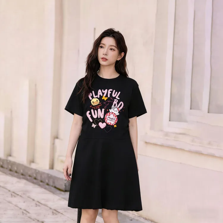 B.Duck小黄鸭2026年夏新款收腰花苞裙女宽松显瘦圆领短袖连衣裙