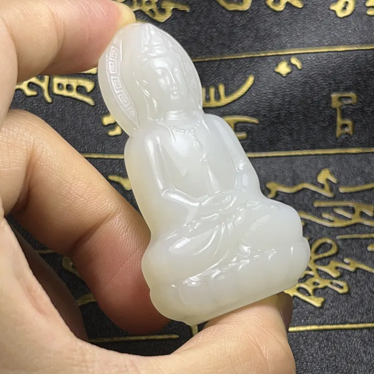  和田玉 立体圆雕观音挂件 尺寸 62.7—35.5—12.1mm 41克