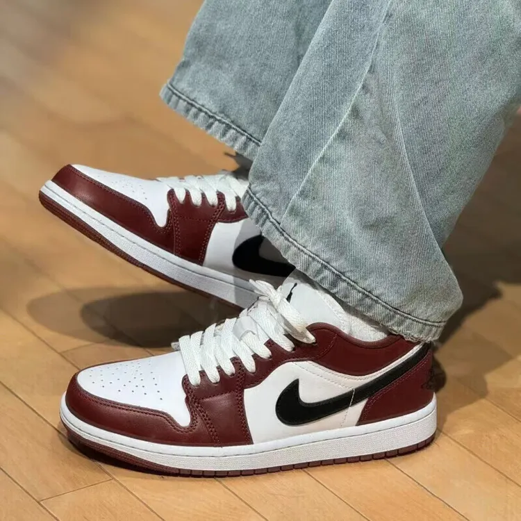 耐克（NIKE）男鞋冬季新款Air Jordan 1低帮板鞋休闲鞋HF3148-102