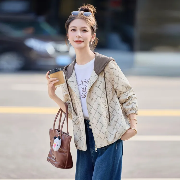 休闲百搭显瘦菱格连帽短外套女2025春秋新款高级感小众减龄上衣女