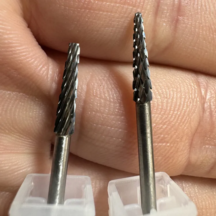 核雕刻刀钨钢伞刀平头圆头各一支，2.35柄