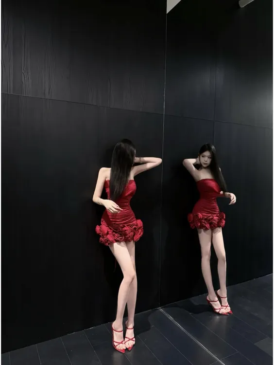 【B Y】辣妹露肩红色花朵鱼骨抹胸连衣裙收腰显瘦礼服包臀短裙子