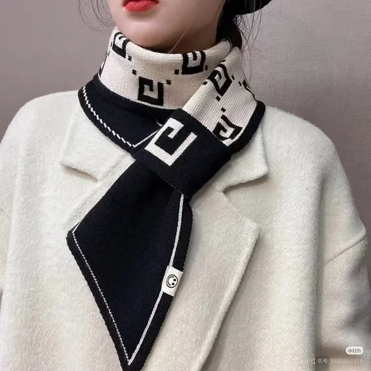 2025新款围脖百搭护颈女秋冬季围巾女款爆款保暖洋气加厚高档披肩