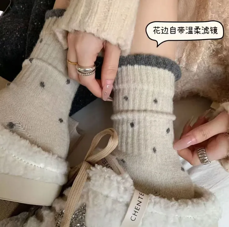 袜子女中筒秋冬季波点温柔花边百搭长筒复古多巴胺宽口百搭棉袜