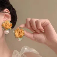 合金布艺耳饰 森系黄色布艺花朵超仙耳钉新款法式气质耳环ins