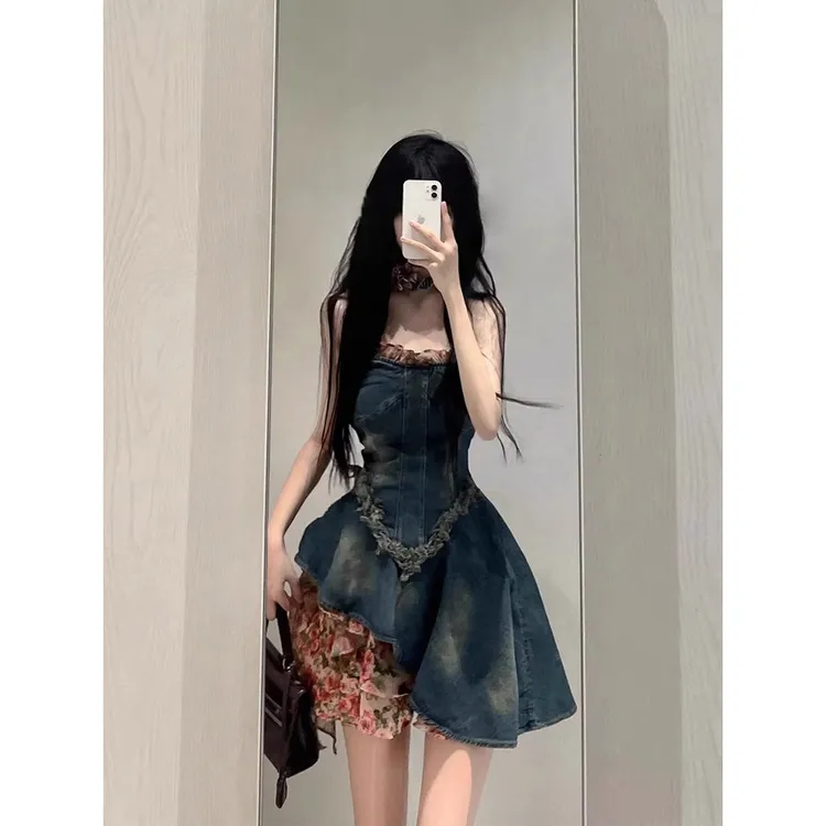 辣妹碎花拼接抹胸牛仔连衣裙女夏季高级感气质收腰显瘦蓬蓬短裙子