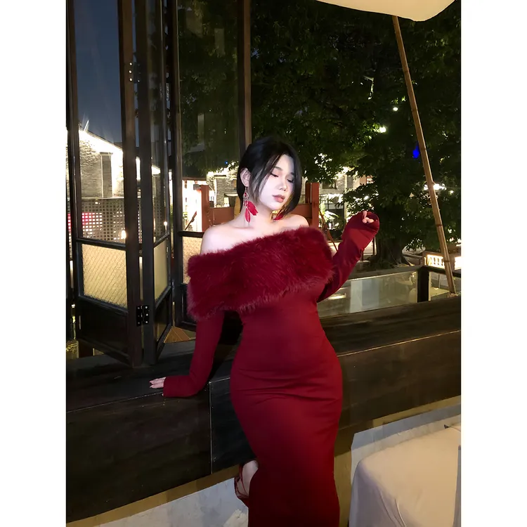 姜姜【玫瑰誓言】微胖大码女装连衣裙秋季性感一字肩毛领可拆卸长裙