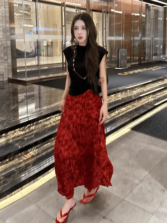2025超火减龄优雅气质女人味黑色无袖上衣红色印花半身裙套装女夏