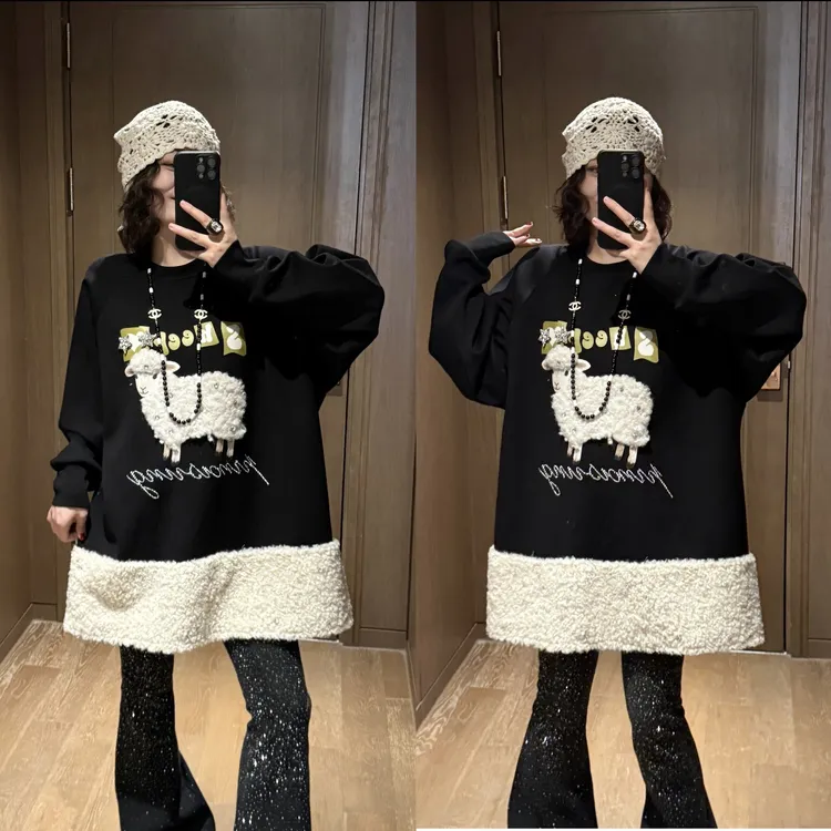 YDFSTUDIO小众【小羊维尼】欧货高品重工撞色拼接卡通设计时尚卫衣