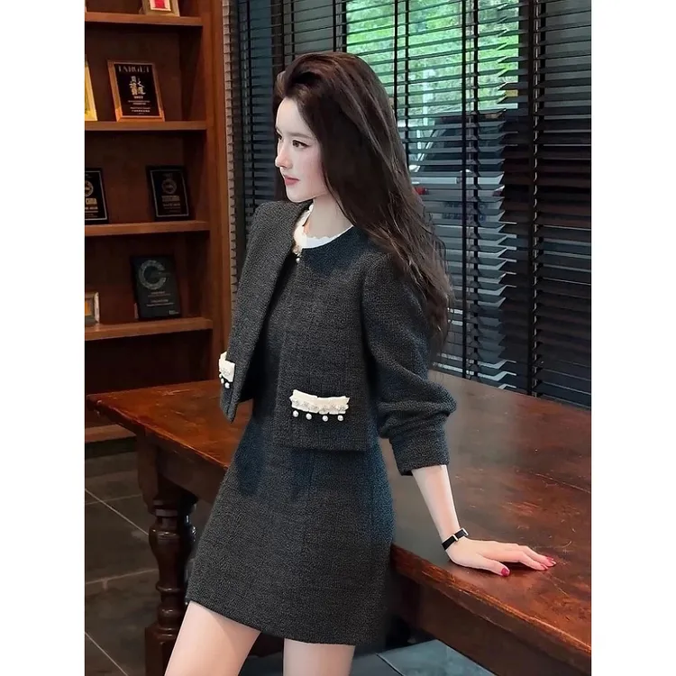 2025新款爆款高级感灰色小香风外套重工钉珠背心裙两件套装女秋冬