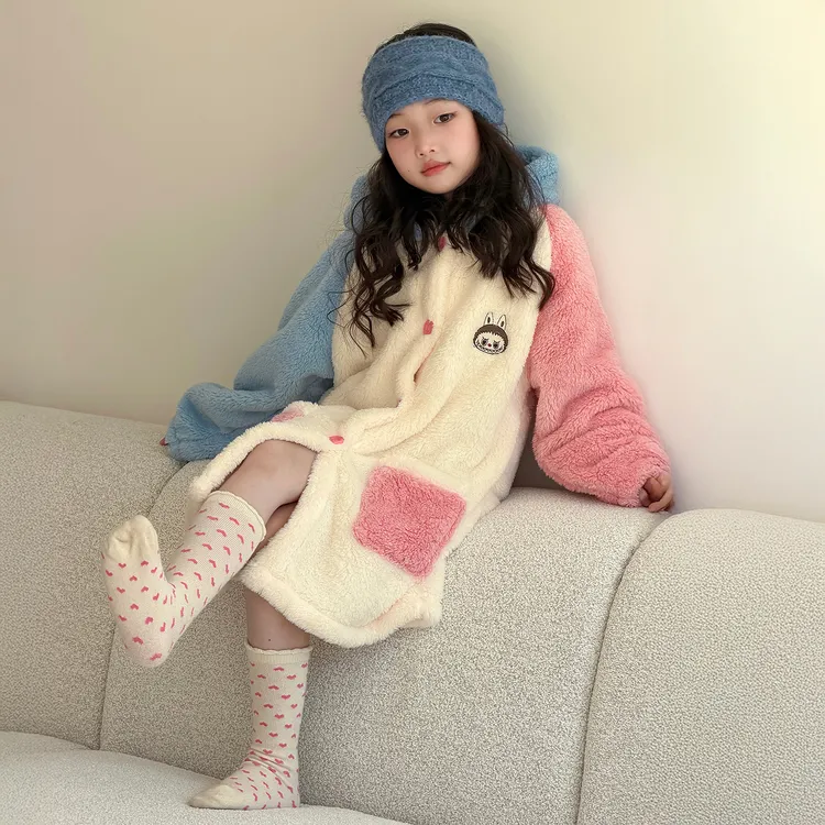 儿童珊瑚绒睡袍2025新款小女孩秋冬时髦拉布布家居服女童网红爆款