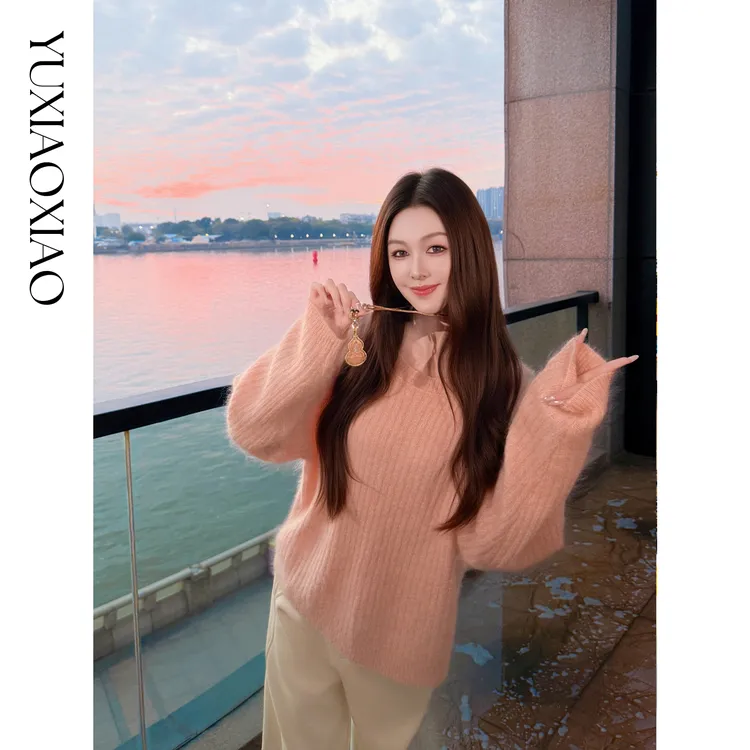 余潇潇【暮光私语】蓬松柔软马海毛羊驼毛羊毛混纺圆领慵懒落肩毛衣