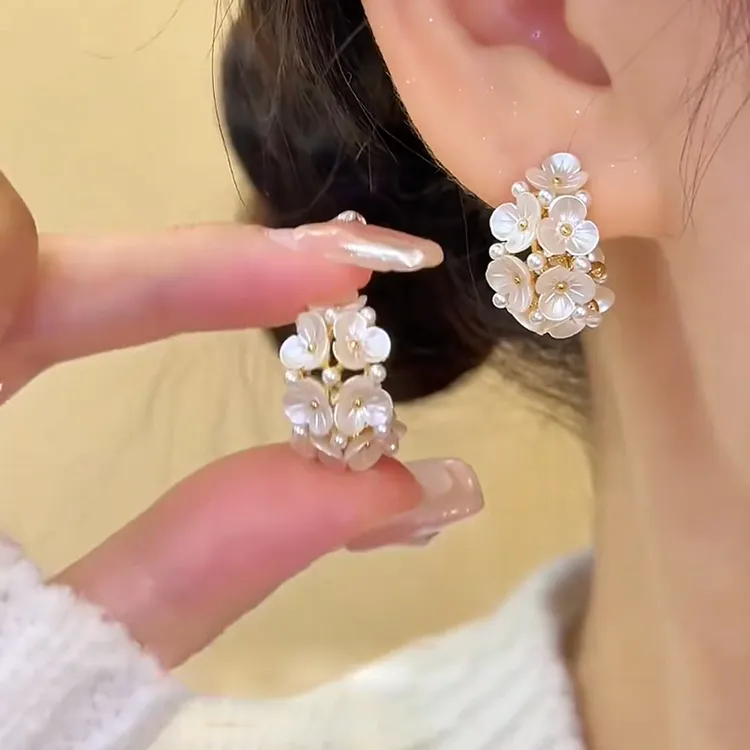 铜合金树脂耳饰 春夏小清新花朵C圈耳环女时尚气质简约百搭新款