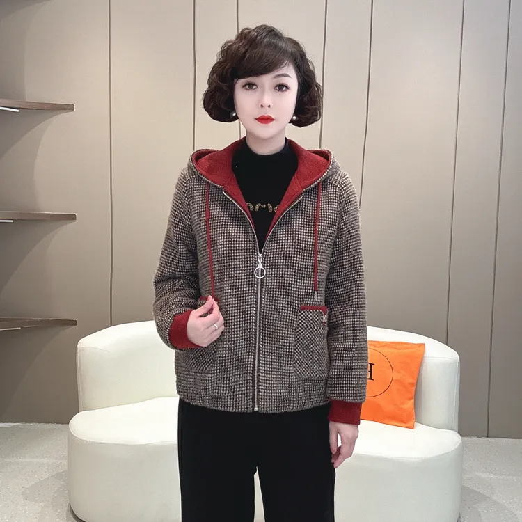 【张小姐】冬装加绒加厚时尚洋气大口袋保暖连帽外套女 2514W069