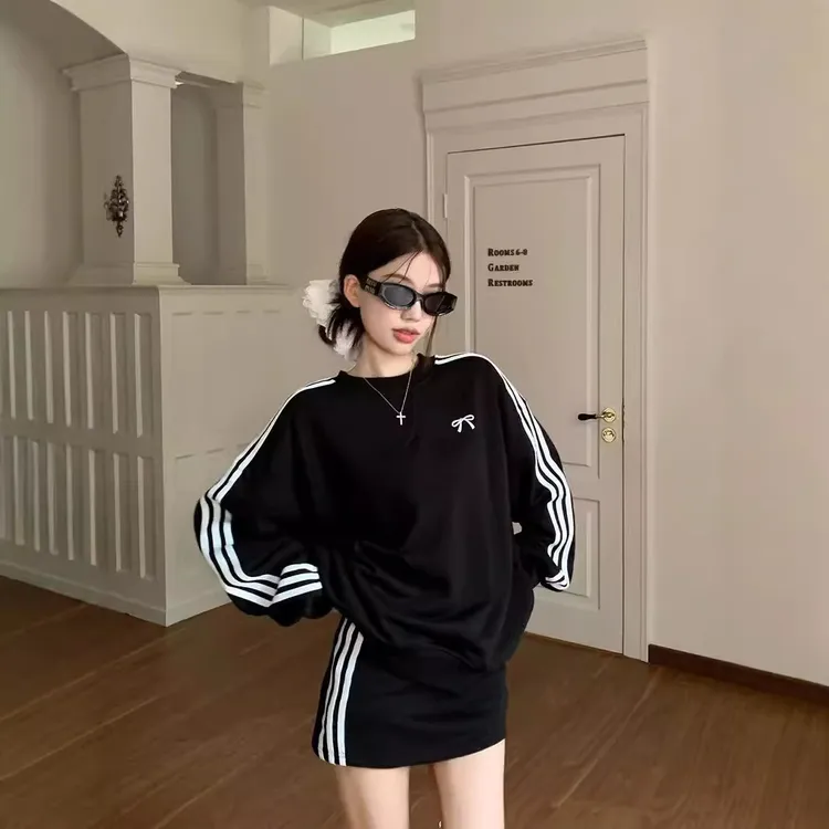 早秋结三条杠卫衣女宽松套头半身裙套装女运动百搭时尚长袖韩版
