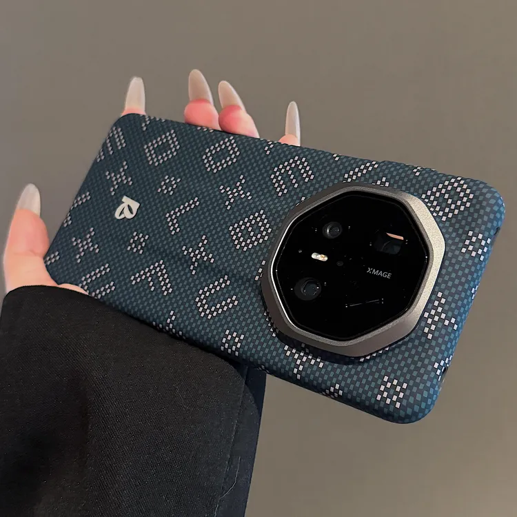 鎏金字母凯夫拉纹适用华为mate70rs非凡大师手机壳mate60rs碳纤维