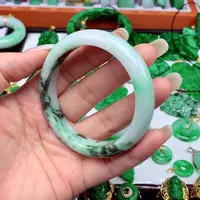 翡翠手镯未镶嵌翡翠